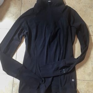 Lululemon women size 6 pullover shirt